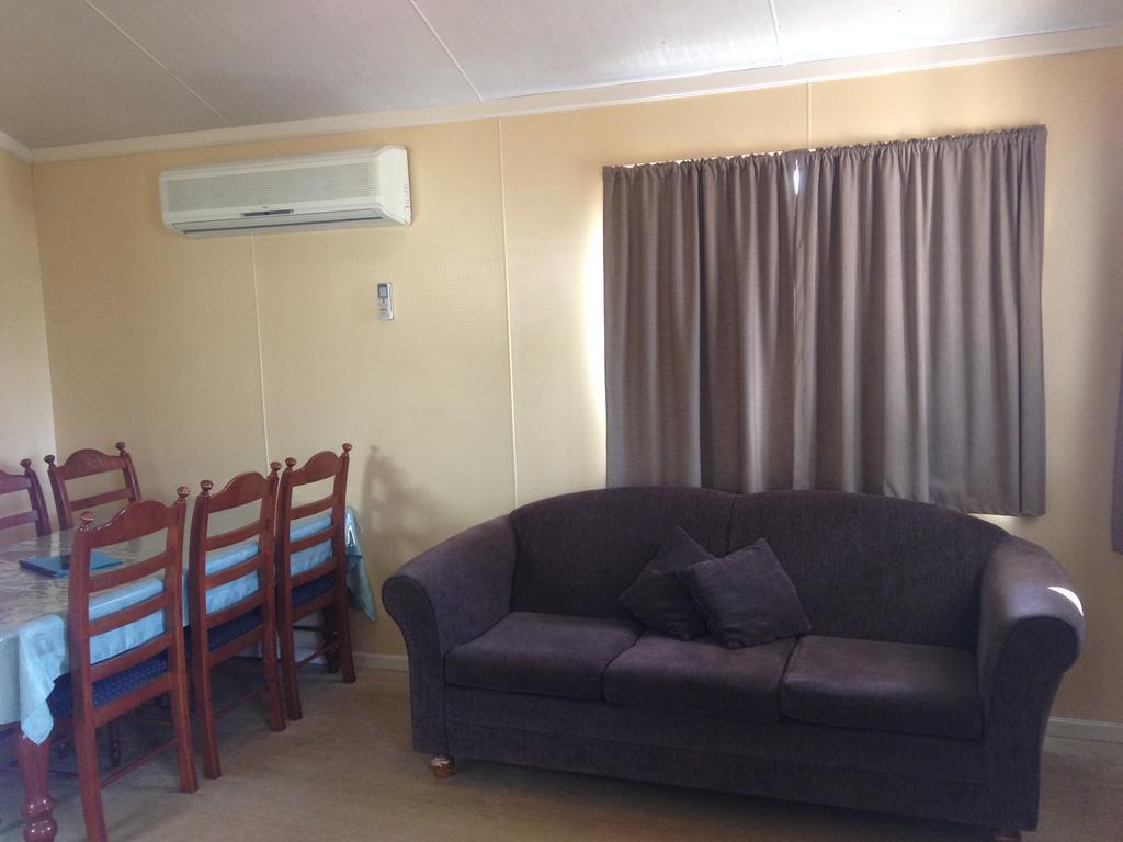 Pinjarra Caravan Park And Cabins Szoba fotó