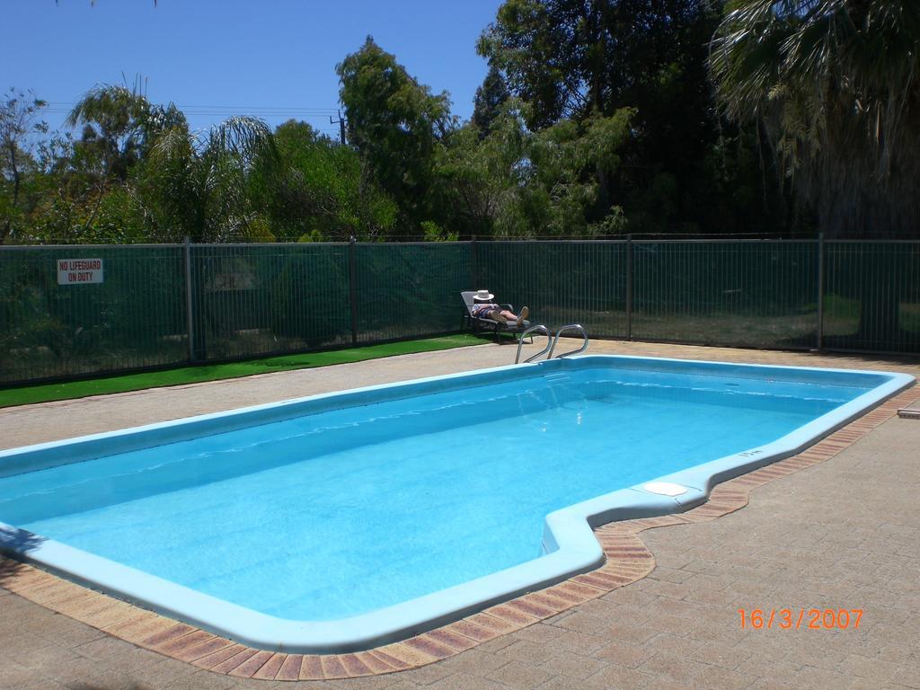 Pinjarra Caravan Park And Cabins Kültér fotó