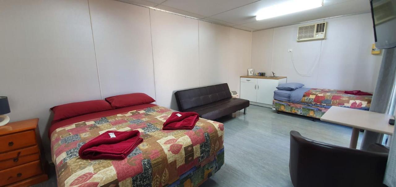 Pinjarra Caravan Park And Cabins Kültér fotó
